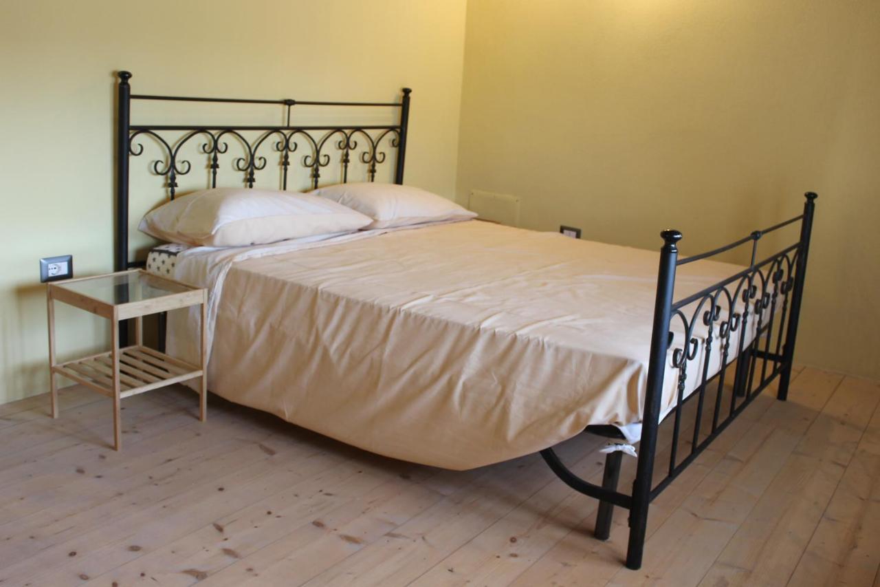 Sa Domu Beccia B&B Uras Exterior foto